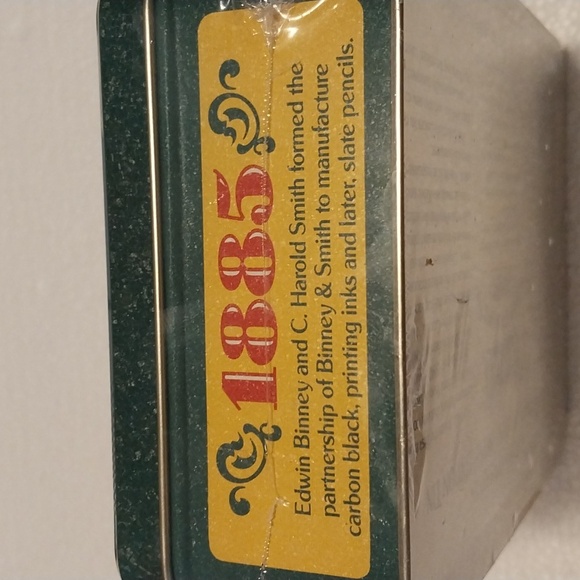 Crayola Crayons 64 box plus 8 retired colors. It never been opened. Collector's - Picture 4 of 6